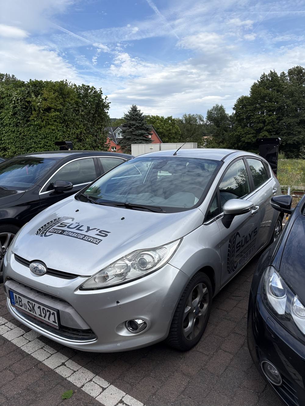 Servicefahrzeug von Süly's Reifen- & Reparaturservice